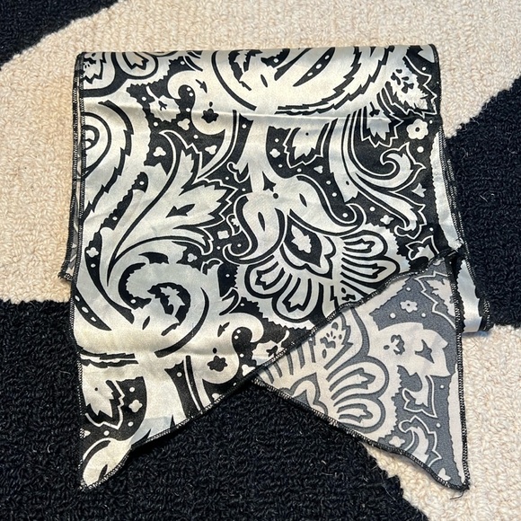 Stylish Thin Silk Scarf - Picture 1 of 3